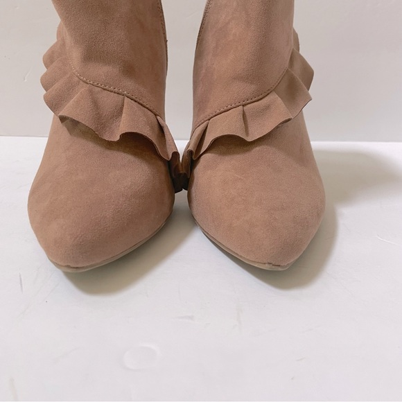 Journee Cress Tan Booties Size 8.5 - Picture 4 of 13
